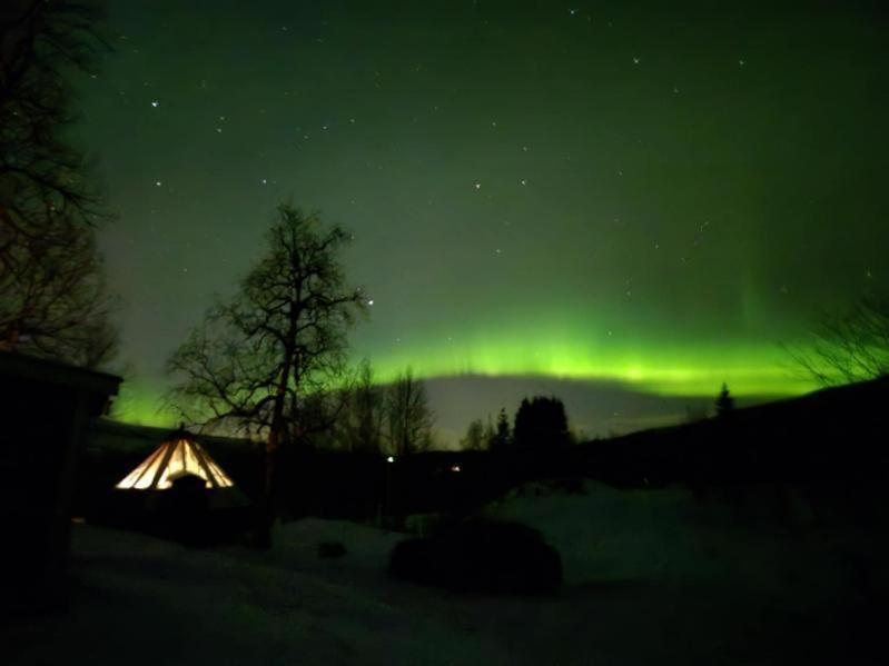 Hessdalen Ufocamp Apartment Varhus Phòng bức ảnh